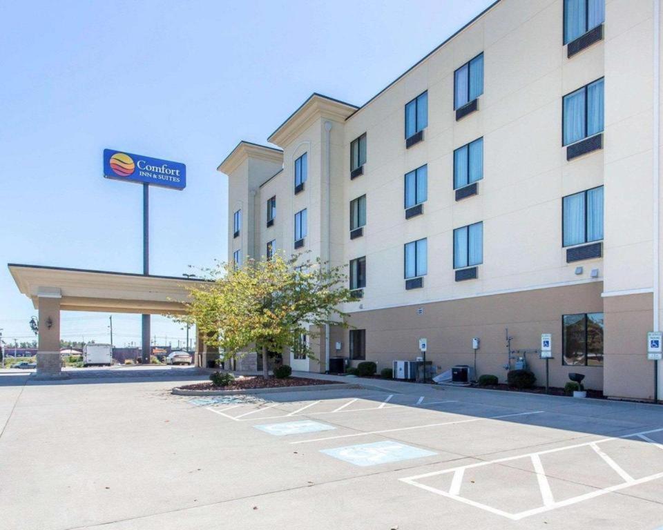 Comfort Inn & Suites Медісонвіл Екстер'єр фото