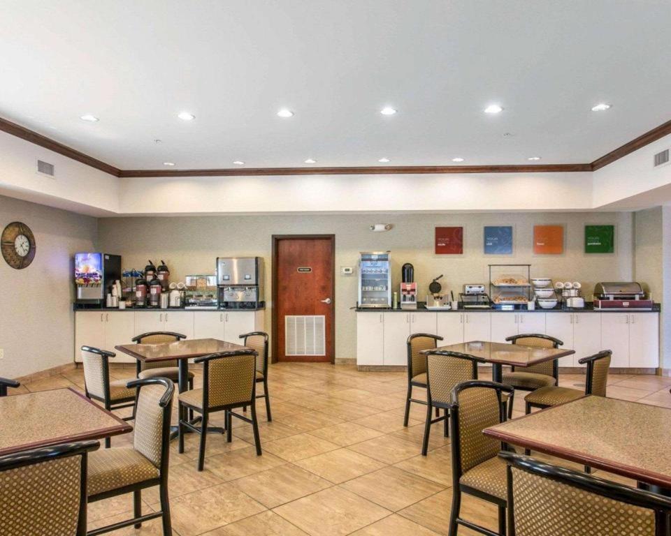 Comfort Inn & Suites Медісонвіл Екстер'єр фото