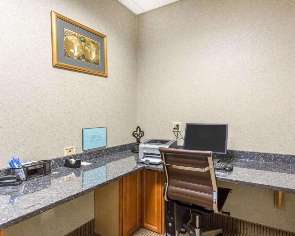 Comfort Inn & Suites Медісонвіл Екстер'єр фото