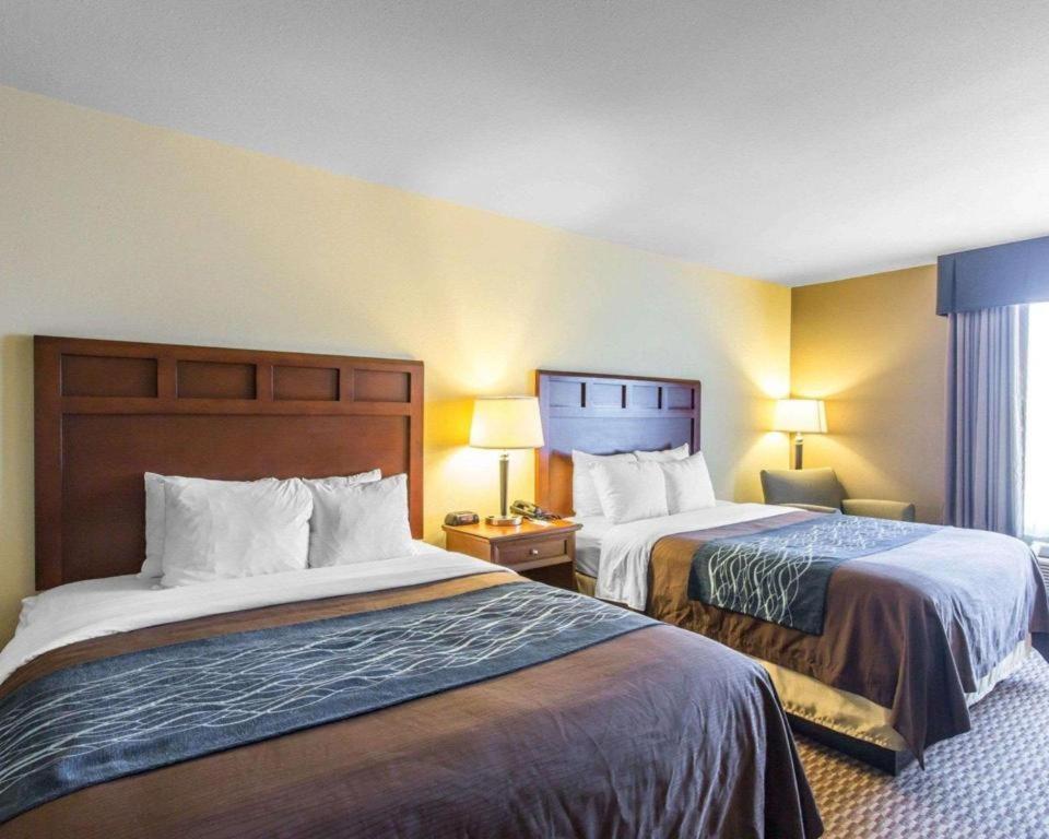 Comfort Inn & Suites Медісонвіл Екстер'єр фото