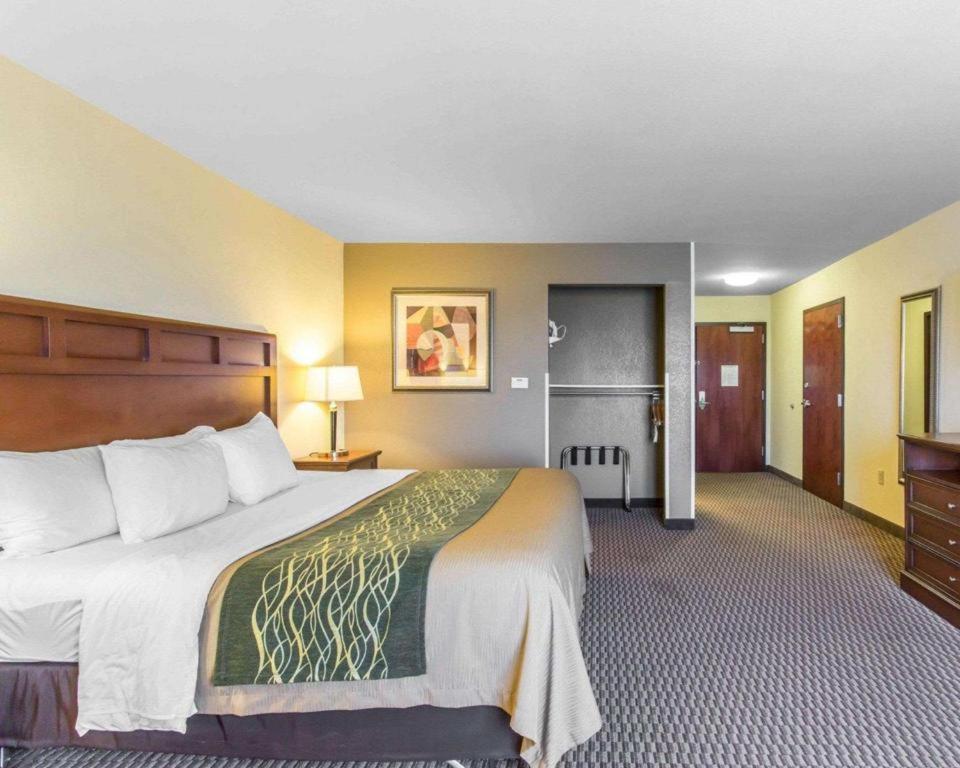 Comfort Inn & Suites Медісонвіл Екстер'єр фото