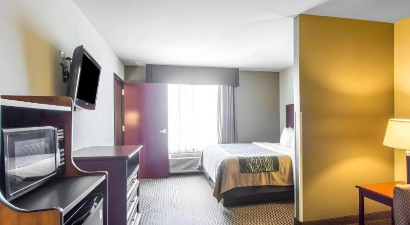 Comfort Inn & Suites Медісонвіл Екстер'єр фото
